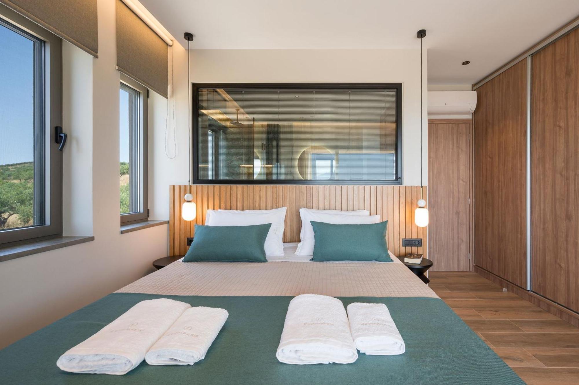 Villa Ekphrasis With Sea View And Jacuzzi Ravdhoúkha 外观 照片